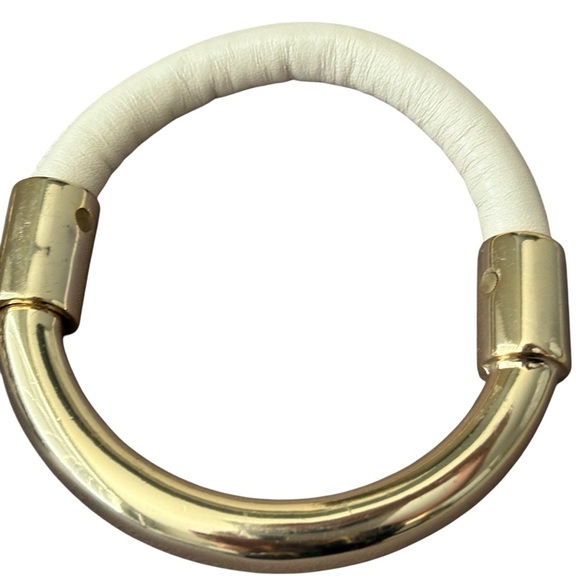 Lot of 6 Gold Tone Bracelets Victoria Secret Reiss - Picture 7 of 11